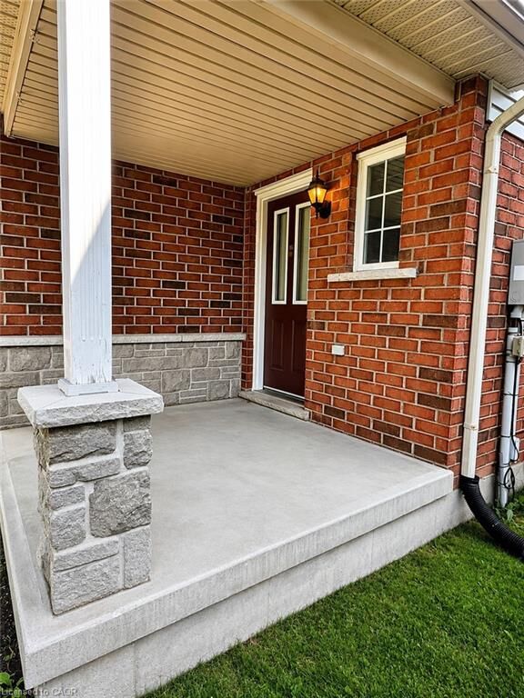 Property Photo:  596 Southridge Drive  ON L9C 7V8 