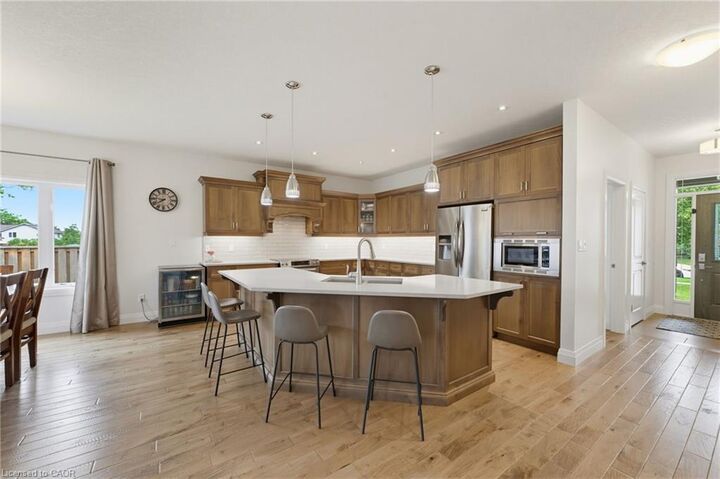 Property Photo: 680 Rogers Road ON N4W 0G1