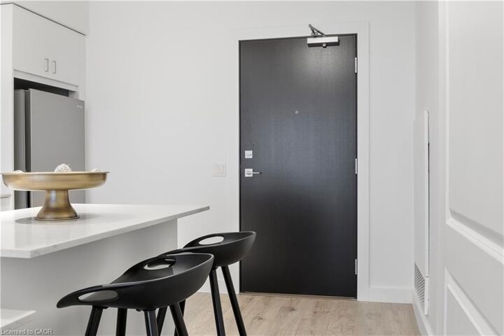 Property Photo:  50 Grand Avenue S 1905  ON N1S 0C2 
