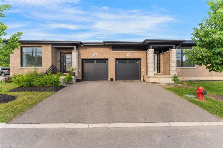 550 Grey Street 11 — photo 1