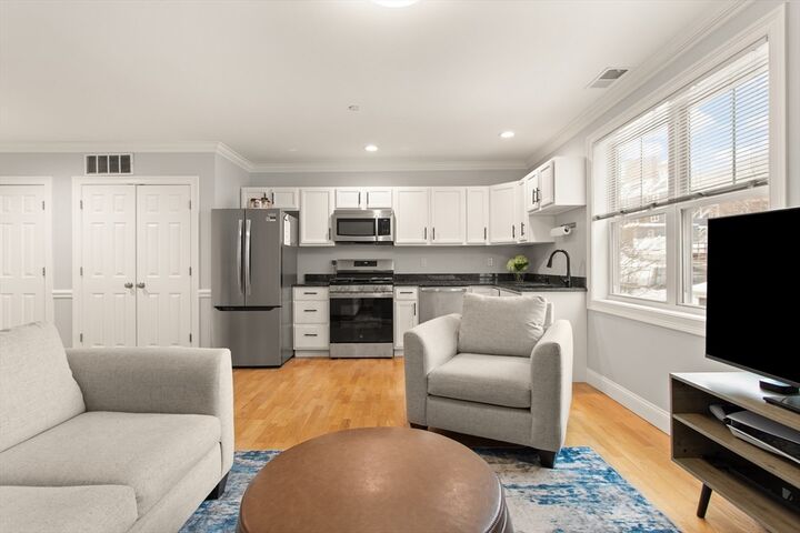 Property Photo:  40 Hancock St 10  MA 02125 