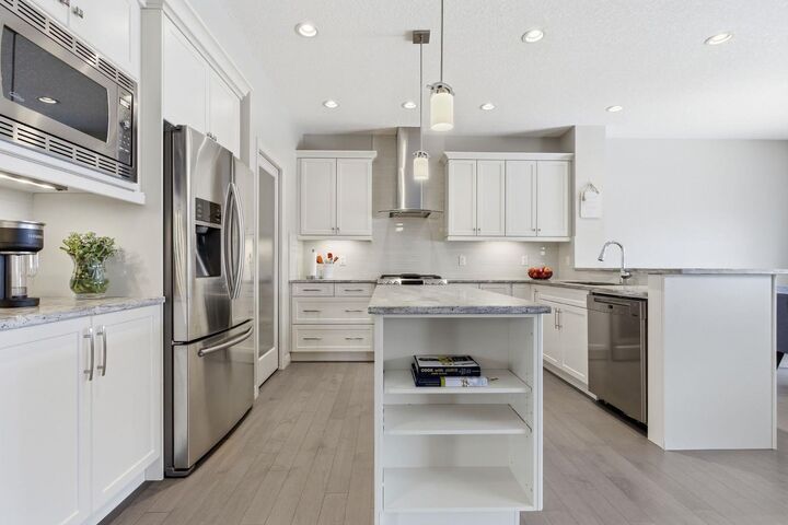Property Photo:  132 Sundown Way  AB T4C 2M6 