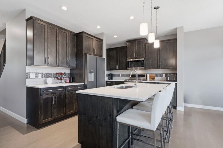 Property Photo:  2632 Ravenslea Gardens SE  AB T4A 0T2 