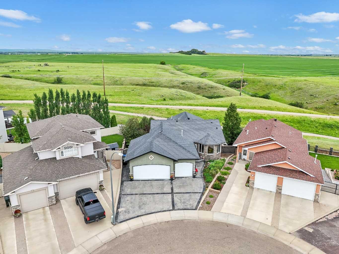 Property Photo: 28 Sierra Close SW AB T1B 0A8