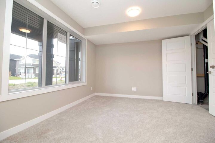 Property Photo:  18 Sundown Place  AB T4C 3H2 