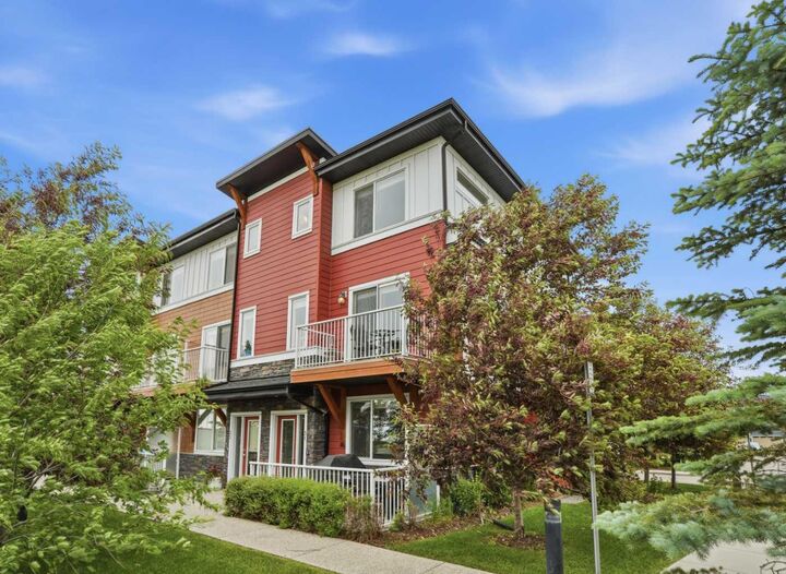 111 Rainbow Falls Gate 31 — photo 1