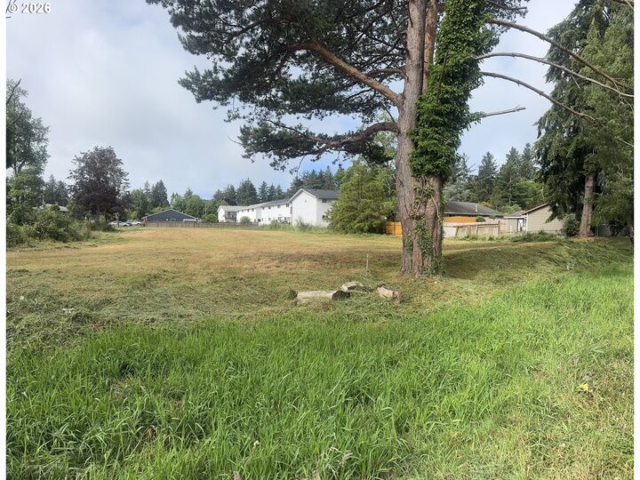 Property Photo: 135 SW 1st St OR 97146
