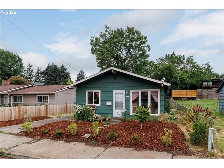 Property Photo:  10021 SE Harold St  OR 97266 