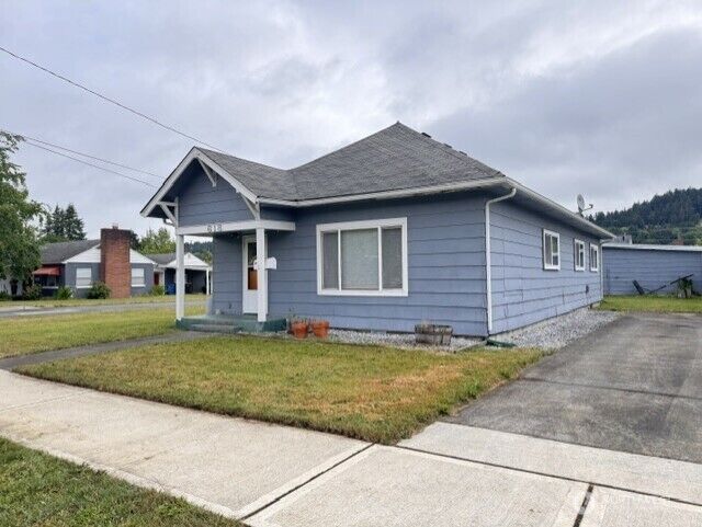 Property Photo:  618 SW Chehalis Avenue  WA 98532 