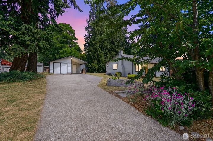 Property Photo:  1248 S 129th Street  WA 98168 