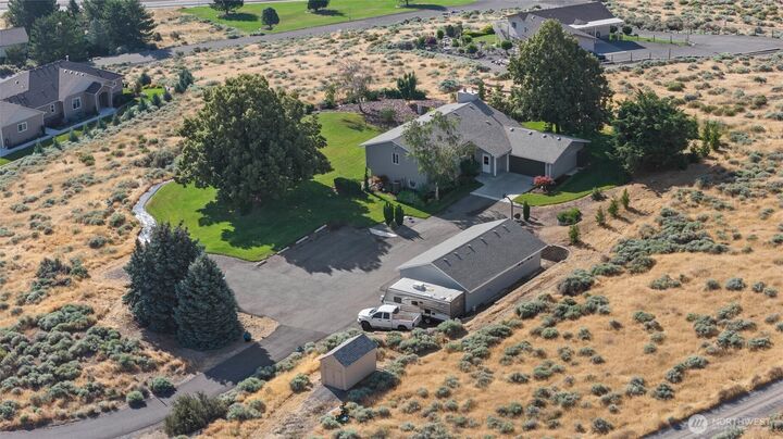 Property Photo:  703 S 48th Avenue  WA 99353 