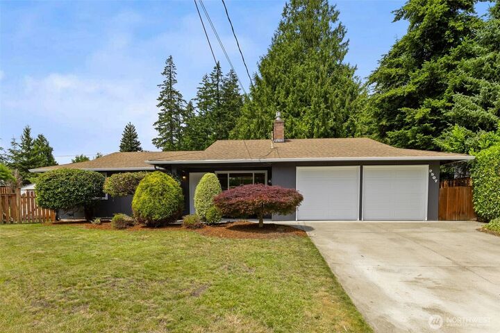 Property Photo:  2507  Vashon Court NE  WA 98059 