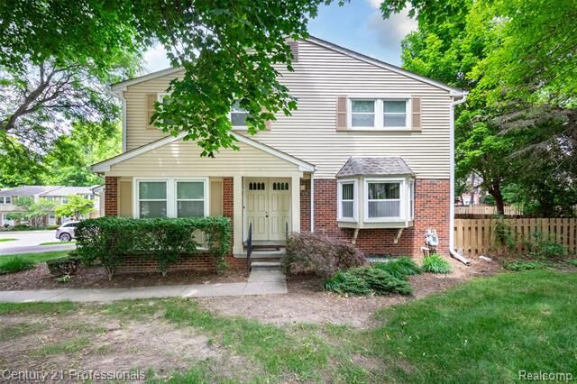 Property Photo:  1634 Brentwood Drive  MI 48098 