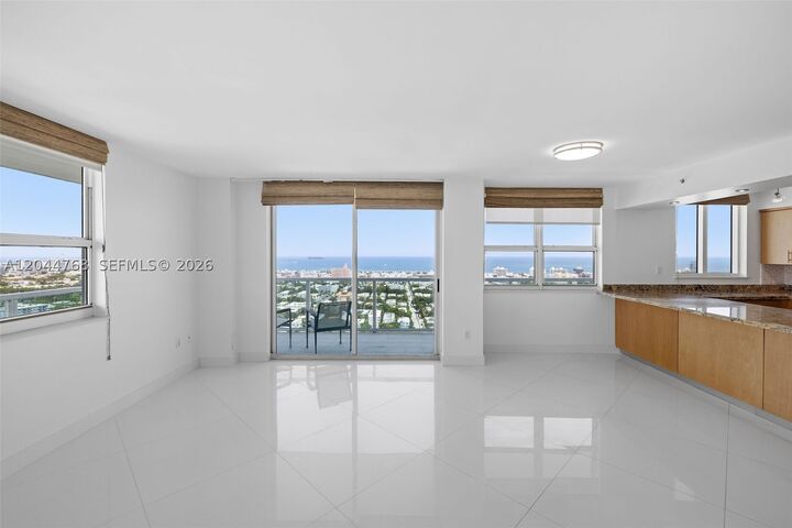 Property Photo: 650 West Ave 2912 FL 33139