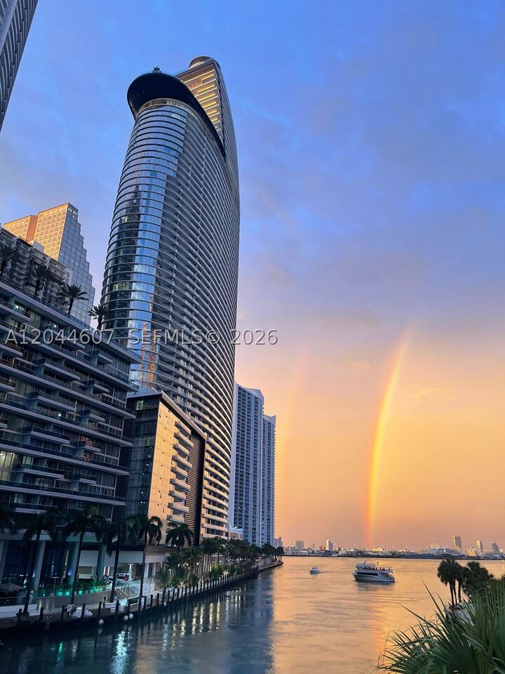 Property Photo: 300 Biscayne Blvd Way 1909 FL 33131