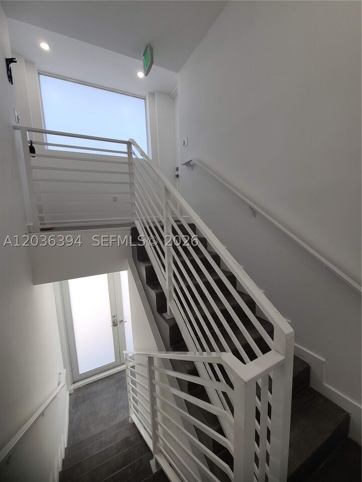 Property Photo: 825 Michigan Ave 7 FL 33139