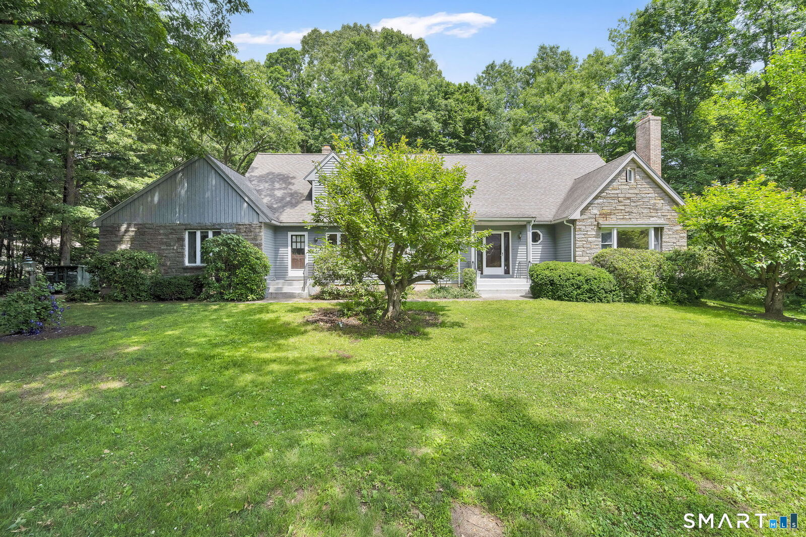 Property Photo:  33 Woodmar Circle  CT 06074 