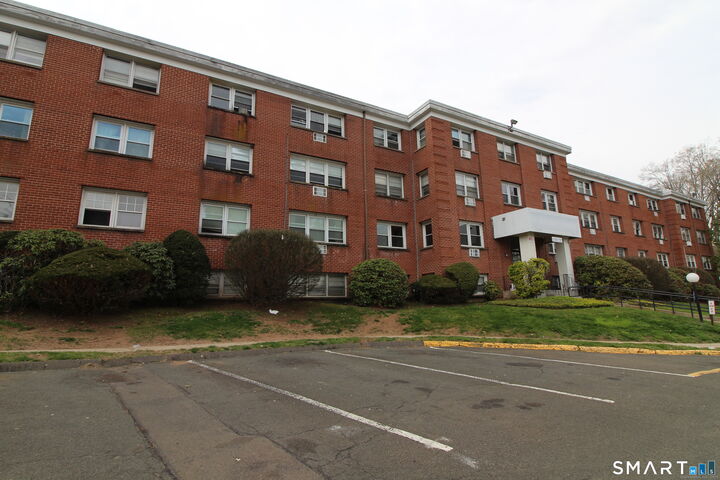 Property Photo:  1730 State Street 308  CT 06517 