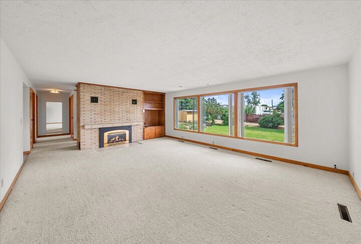 Property Photo:  517 W 4th St  WA 99032 