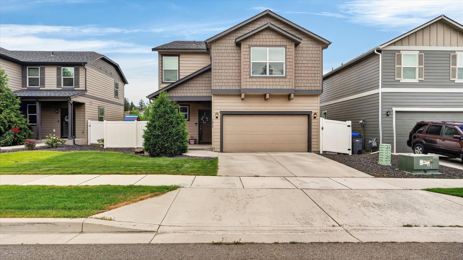 Property Photo: 1213 E Silver Pine Rd WA 99005