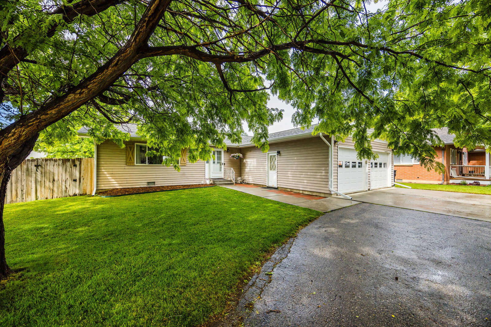 Property Photo:  1213 E 3rd Avenue  WY 82801 