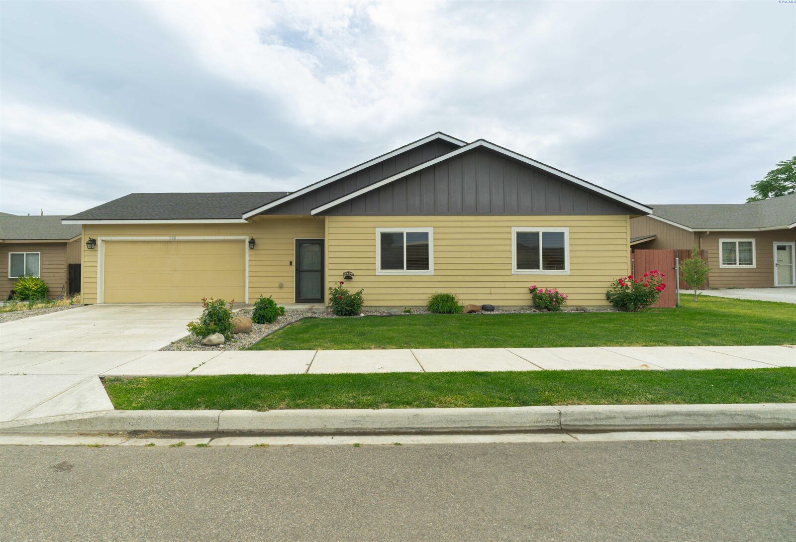 Property Photo:  588 N Harrison Place  WA 99336 