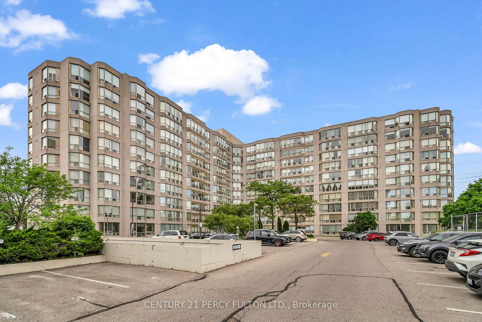 Property Photo: 309 Major Mackenzie Avenue 611 ON L4V 9Y5