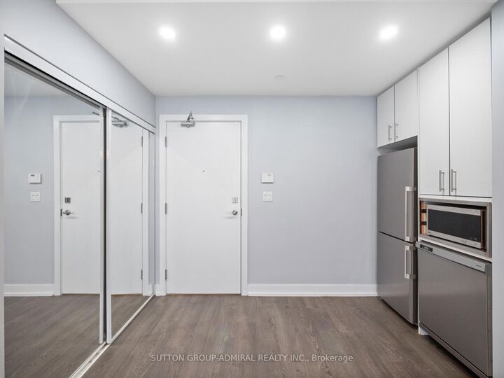 Property Photo:  75 The Donway N/A W 102  ON M3C 2E9 