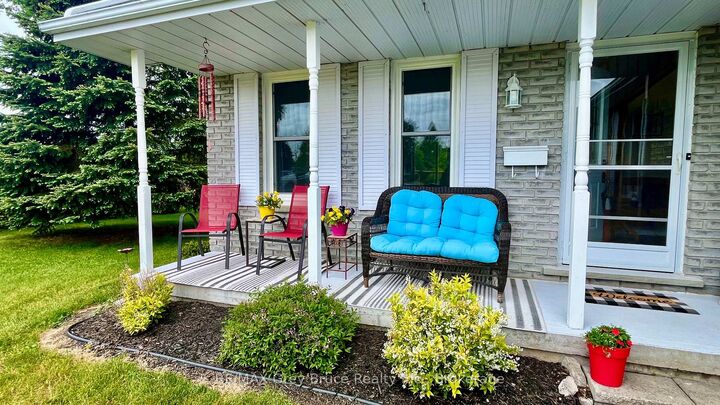 Property Photo: 112 Mary Avenue ON N4K 5N5