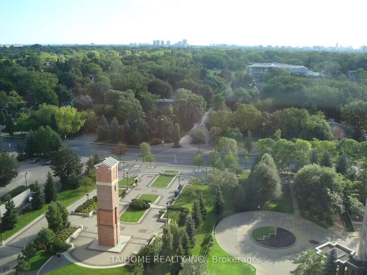 Property Photo:  8 Hillcrest Avenue 811  ON M2N 6Y6 