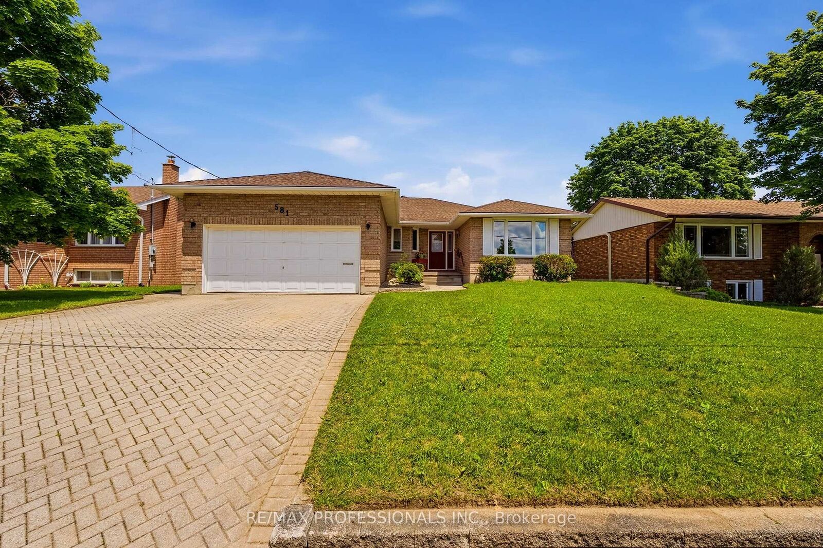 Property Photo:  581 21st Avenue  ON N4N 3H2 