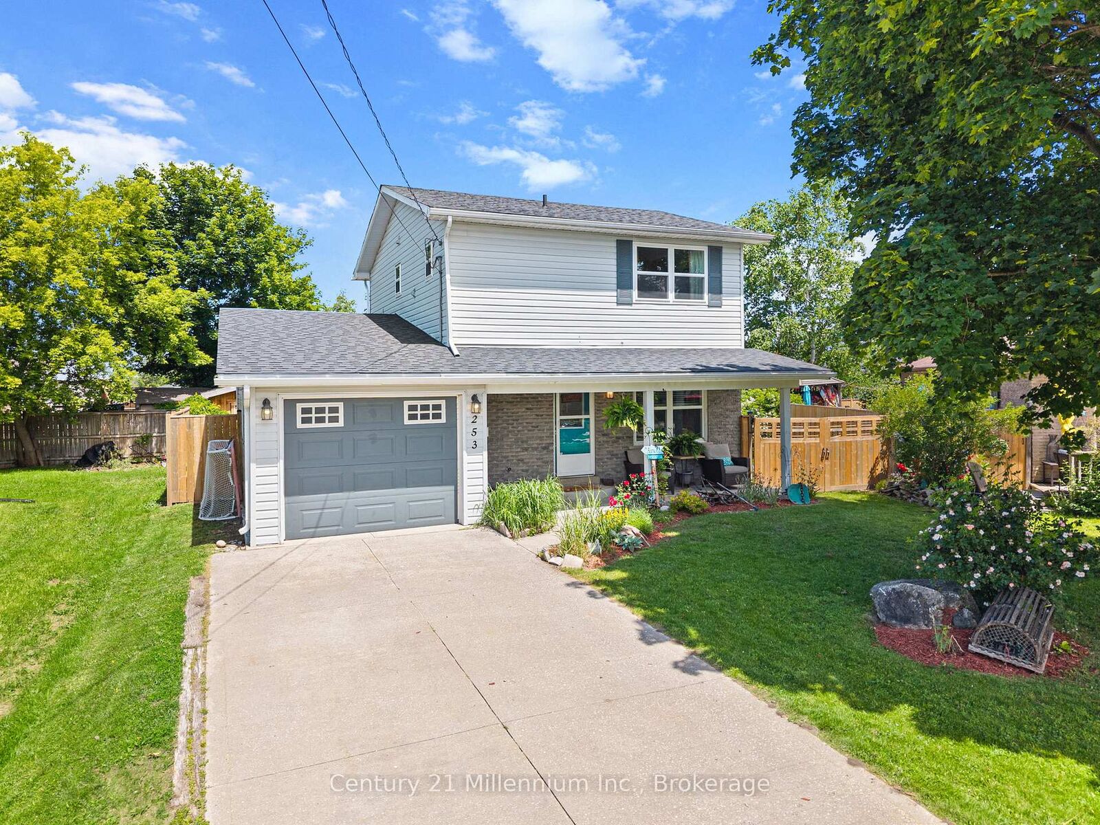 Property Photo:  253 Valleyfield Crescent  ON L0M 1S0 