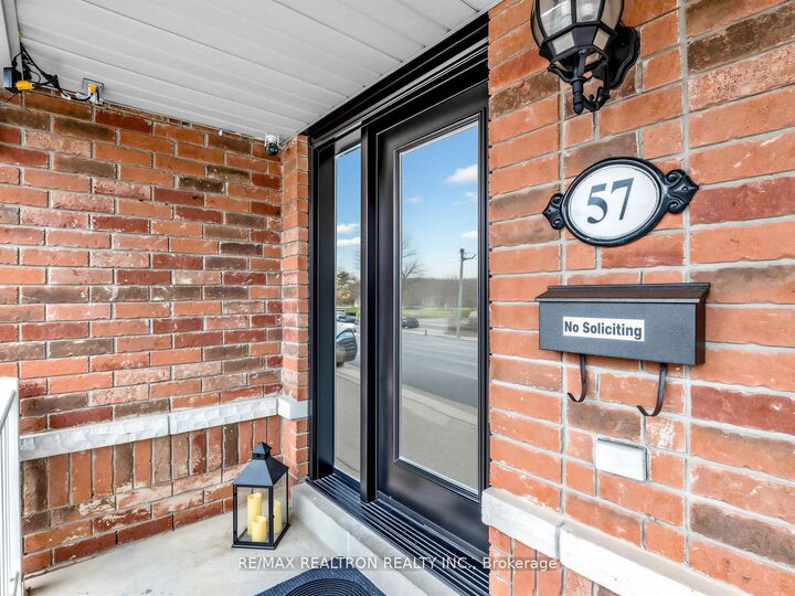 Property Photo: 57 Skipton Trail ON L4G 7R3