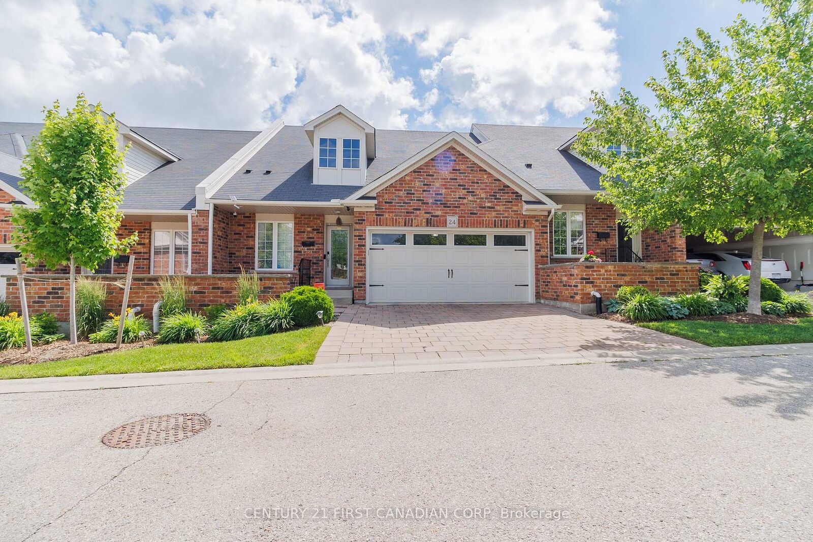 Property Photo: 464 Commissioners Road W 24 ON N6J 0A2