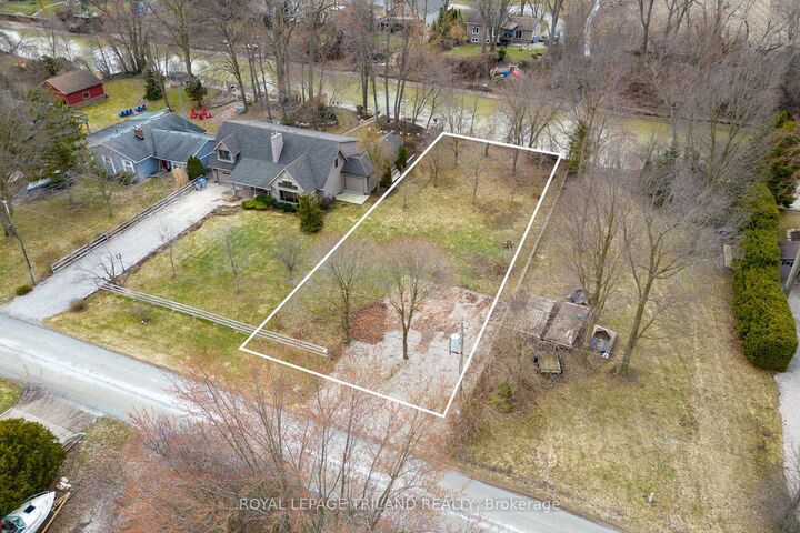 Property Photo:  8419 Defore Drive  ON N0M 1T0 