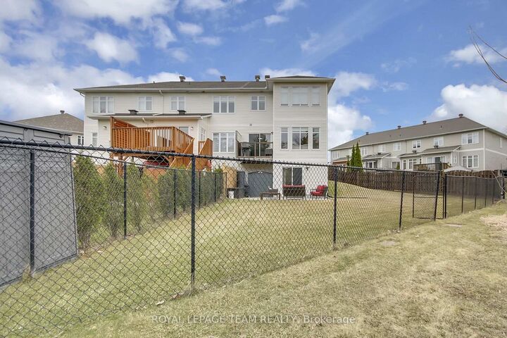Property Photo: 2136 Bergamot Circle ON K4A 4R4