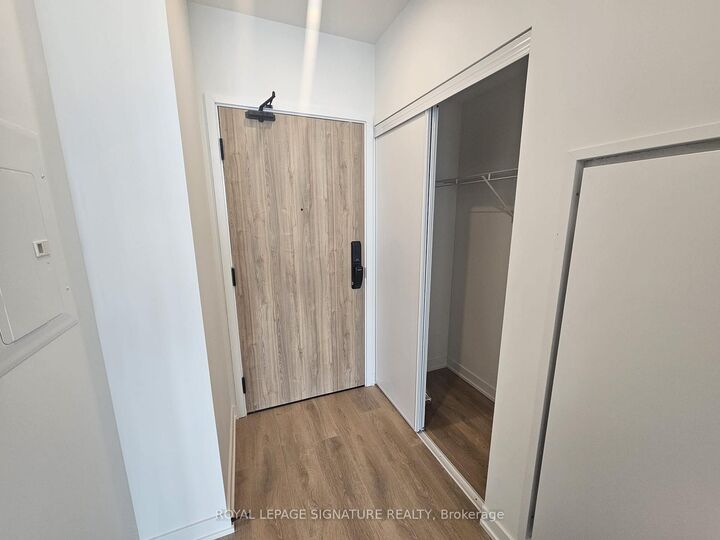 Property Photo:  1 Fairview Road E 3106  ON L6A 4C4 