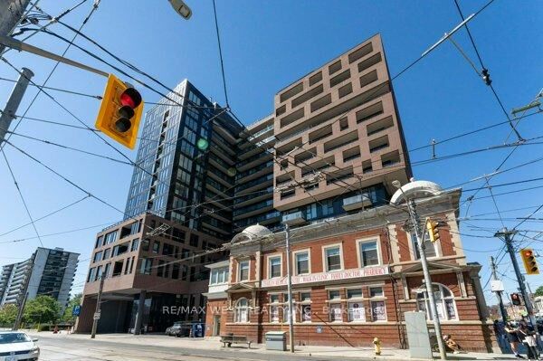 Property Photo: 270 Dufferin Street W 1207 ON M6K 0H8