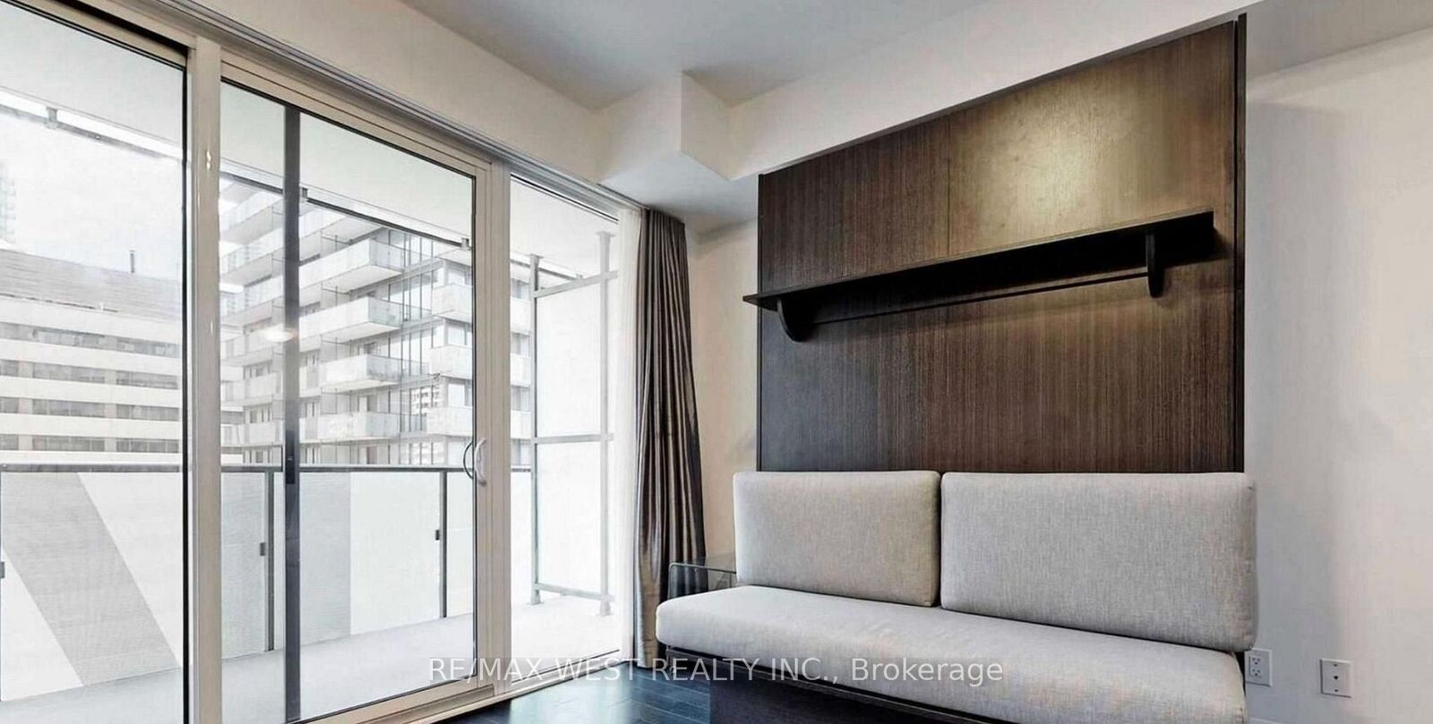 Property Photo:  65 St Mary Street 3210  ON M5S 0A6 
