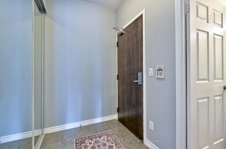 Photo de la propriété:  19 Grand Trunk Crescent 306  ON M5J 3A3 