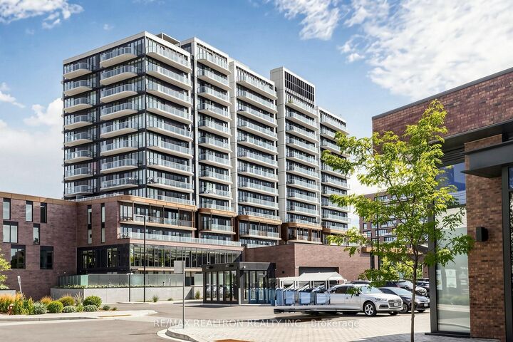 Property Photo: 220 Missinnihe Way 817 ON L5H 0A9