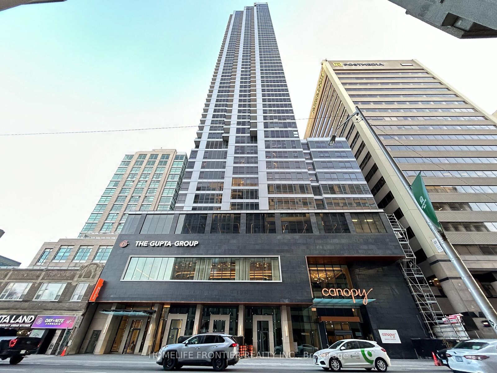 Property Photo:  395 Bloor Street E 1812  ON M4W 1H7 