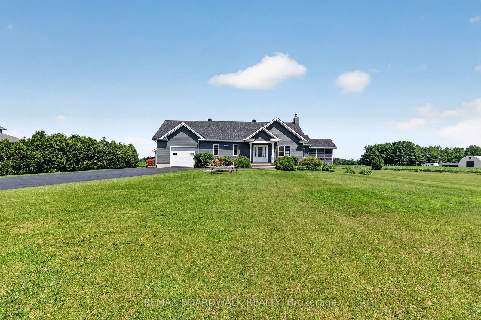 Property Photo:  762 800 Route E  ON K0A 3C0 