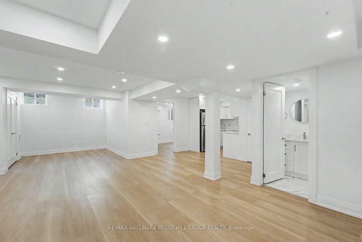 Property Photo:  76 Nottingham Road Lower  ON L9J 0L3 