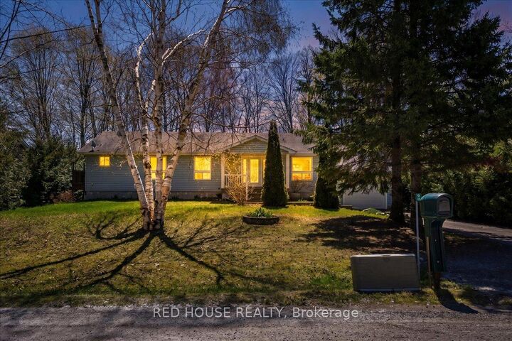 32 McLeish Drive — photo 1