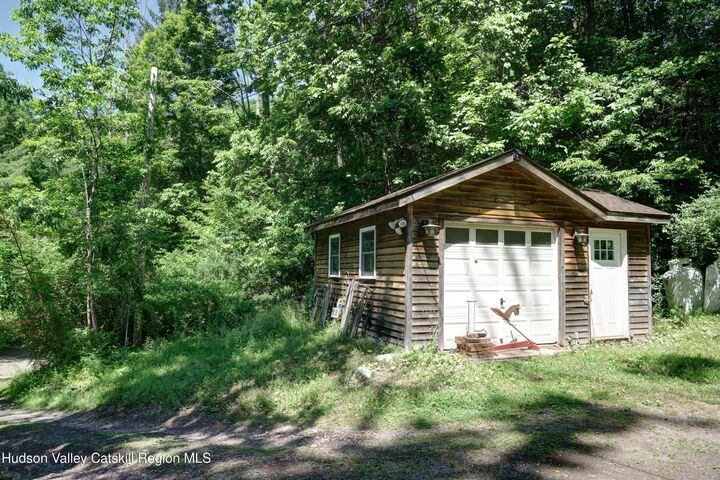 Property Photo:  22 Park  NY 12416 