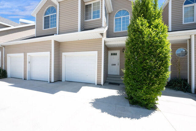 Property Photo:  5389 S New Hampton Dr W  UT 84123 