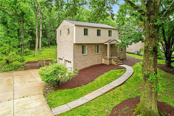 Property Photo:  3928 Murry Highlands Circle  PA 15668 