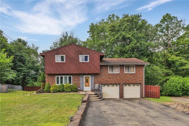 Property Photo: 321 Saint Moritz Dr PA 15146