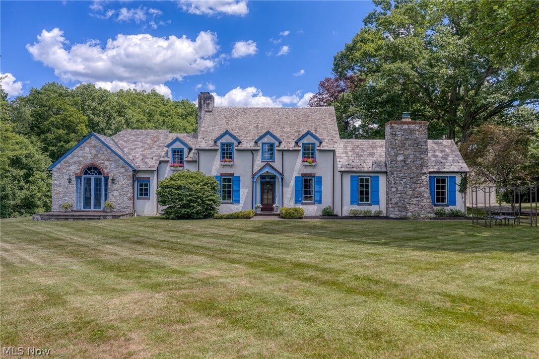 Property Photo:  5227 Som Center Road  OH 44139 